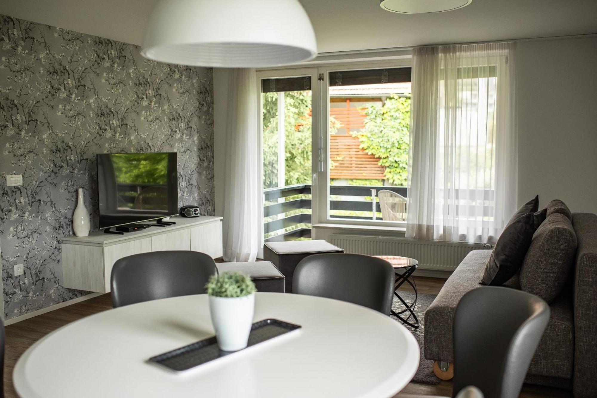 Apartments Villa Annamaria Μπλεντ Εξωτερικό φωτογραφία